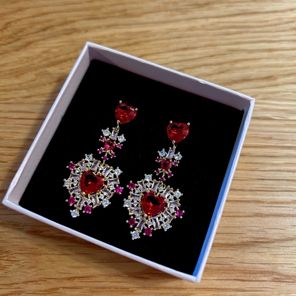 Dangling Heart Earrings - Picture 1 of 1